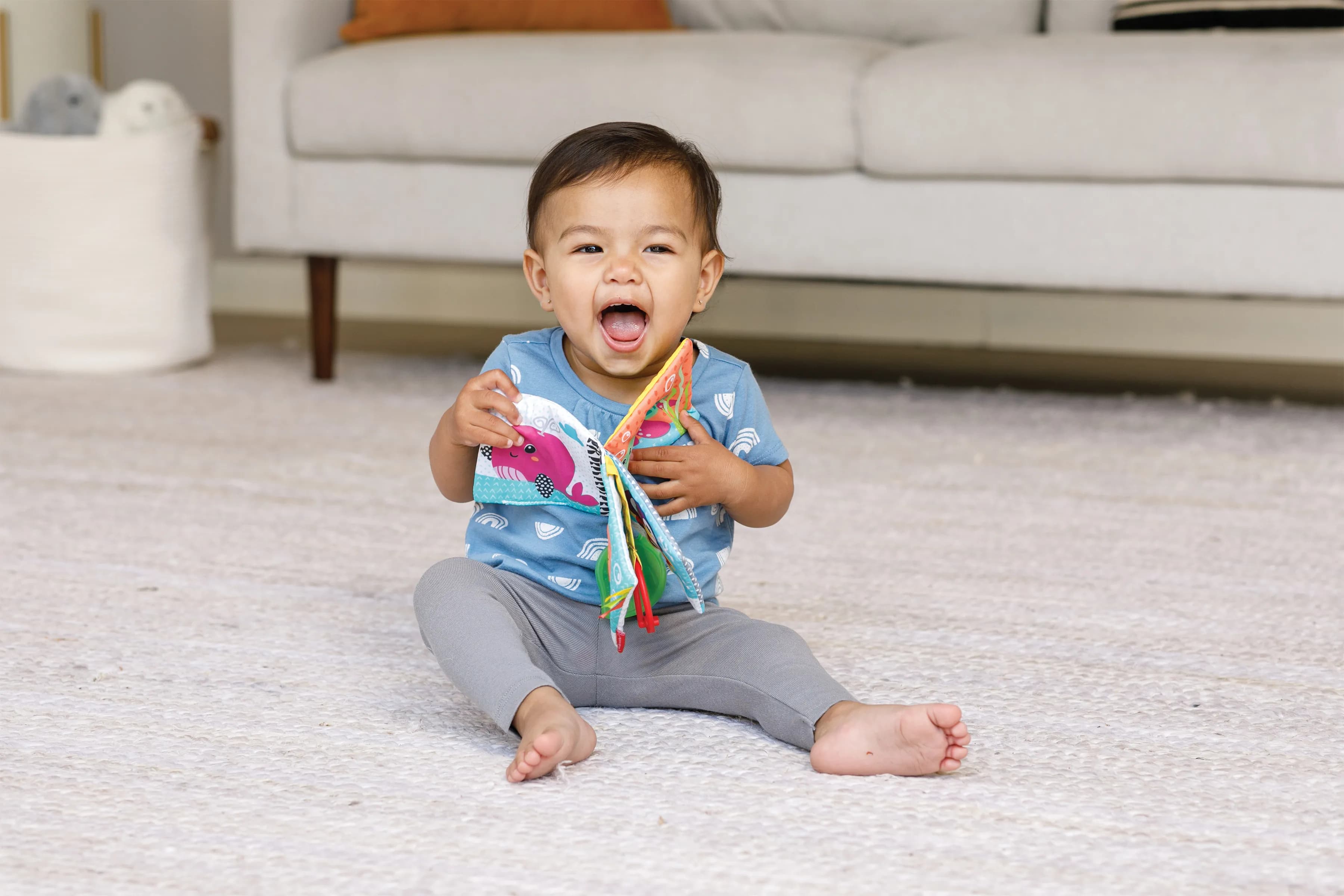 Infantino Link & Squeak Animal Crinkle Book